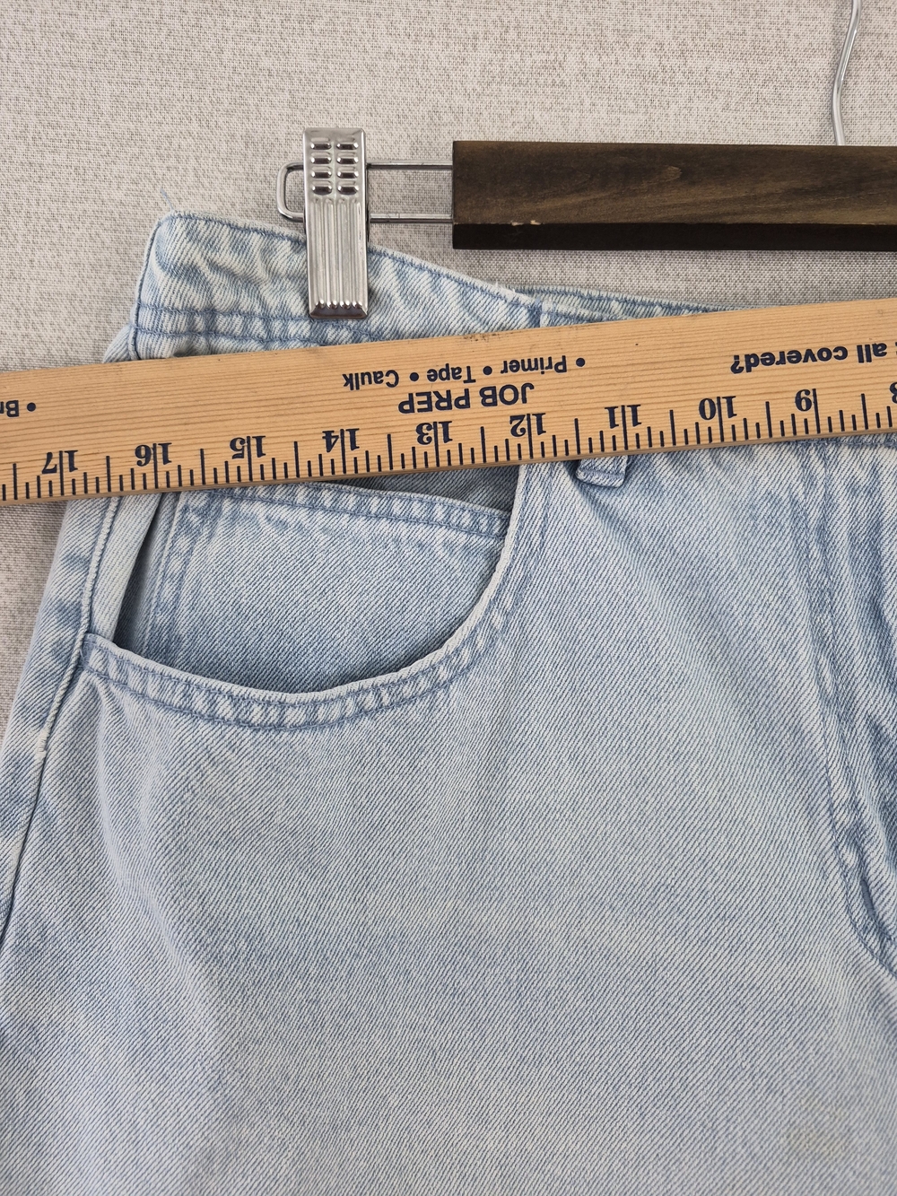 Christopher & Banks Size 12 Cropped Capri Jeans Light Wash Embroidered SKU0332 - Picture 4 of 14